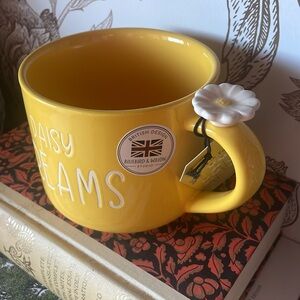 NWT Daisy Dreams Mug 🌼